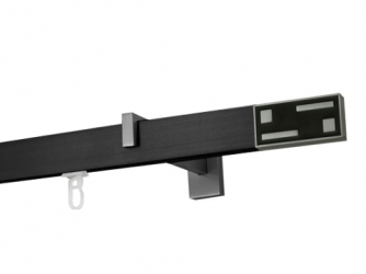Karnisz na szynie Carbo  w kolorze Czarny profil z aluminiowym wspornikiem